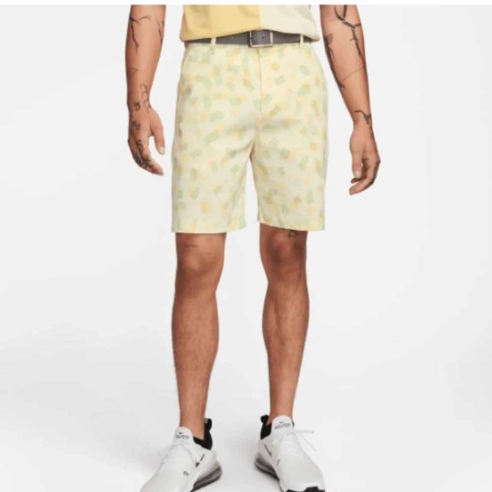 New w Tag: Nike Tour Golf Shorts. Size Medium or 32 Waist